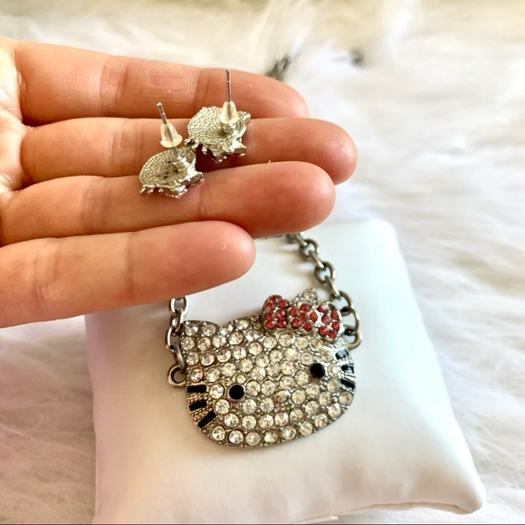 Bling Hello Kitty costume necklace and earring set - Picture 7 of 11